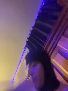 Tupapi696969q online show from March 16, 2026, 5:44 am