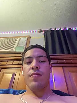 Snapshot of Tupapi696969q chatting on April 26, 2026, 4:32 am Tupapi696969q online show from April 26, 2026, 4:32 am