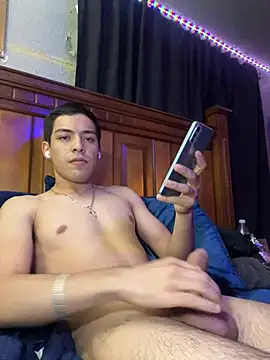 Snapshot of Tupapi696969q chatting on May 7, 2026, 3:34 am Tupapi696969q online show from May 7, 2026, 3:34 am