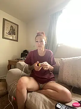 ThornsandHoney online show from May 1, 2026, 4:33 pm