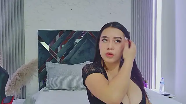 AmyTorres  online show from April 22, 2026, 3:24 pm