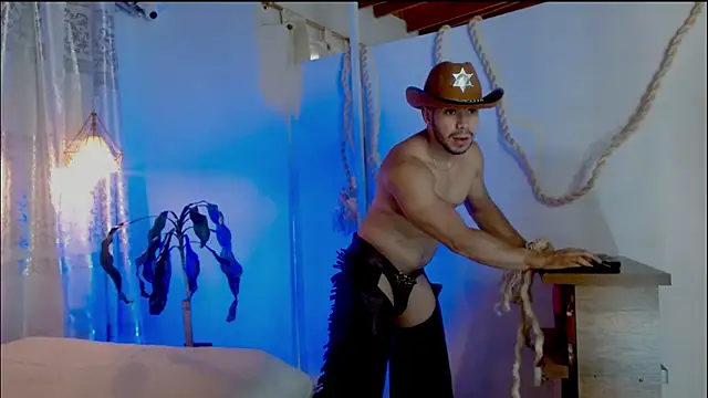 Snapshot of Aaxxxel chatting on February 5, 2026, 5:50 pm Aaxxxel online show from February 5, 2026, 5:50 pm