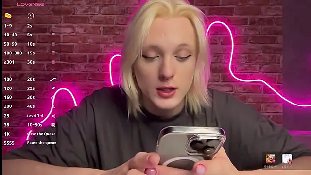 amiraMsk online show from February 5, 2026, 1:49 pm