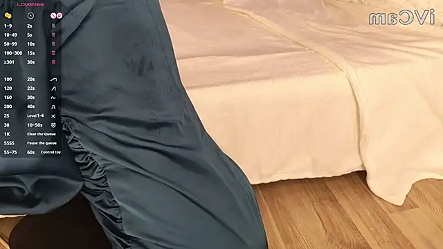 Moonelly online show from February 5, 2026, 10:36 pm