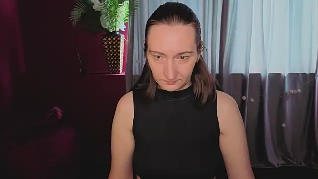 SelestiaSnata online show from June 19, 2026, 1:32 am