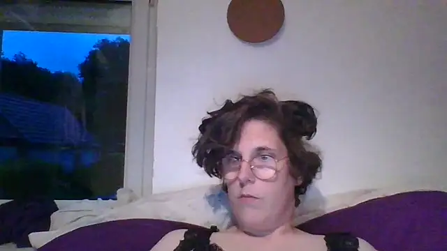OIseauNoir88 online show from May 13, 2026, 7:11 pm