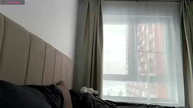 ElaraMyst online show from February 8, 2026, 11:02 am