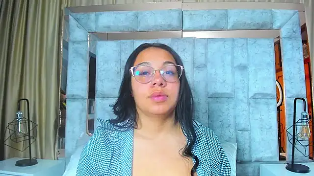 amy noa online show from June 12, 2026, 3:27 am
