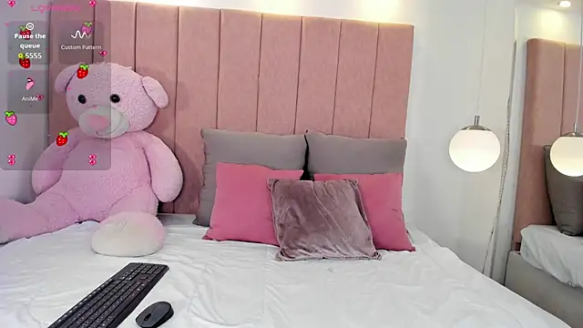 megan sofiaa  online show from February 24, 2026, 1:20 pm