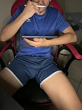 hungtwinkBR online show from March 19, 2026, 11:31 pm