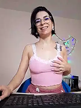 Snapshot of emacandy chatting on April 1, 2026, 5:41 am emacandy online show from April 1, 2026, 5:41 am