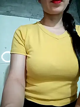 Vyvvyy69 online show from May 12, 2026, 12:02 pm