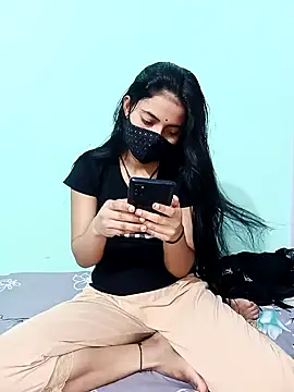 18 year old girl online show from April 22, 2026, 3:20 am
