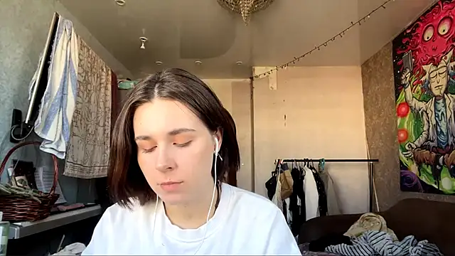 HannahDoll1 online show from February 12, 2026, 1:33 am