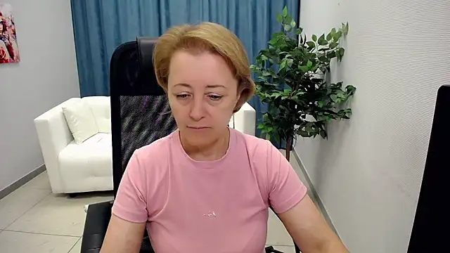 MONA W online show from June 14, 2026, 11:23 am