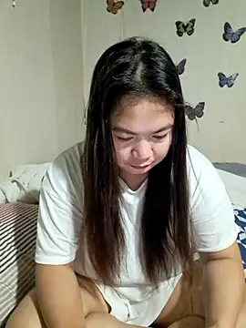 Snapshot of Zyramae_25 chatting on July 19, 2026, 4:22 pm Zyramae 25 online show from July 19, 2026, 4:22 pm