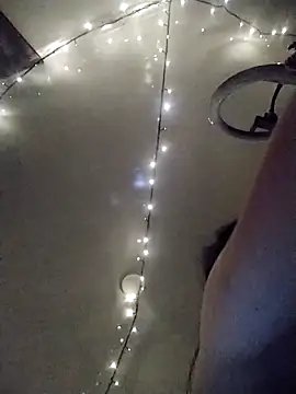 lunaxi online show from February 4, 2026, 1:44 am