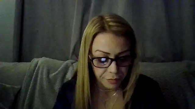 Snapshot of Majestic-Maya chatting on April 1, 2026, 9:12 pm Majestic-Maya online show from April 1, 2026, 9:12 pm