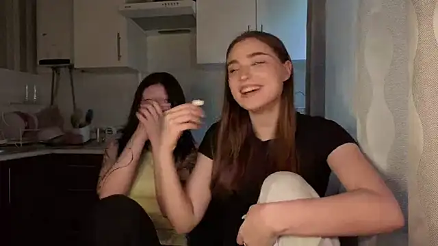 LissaBliss online show from April 30, 2026, 2:12 pm
