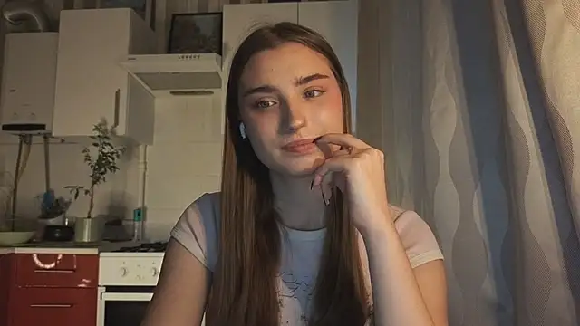 LissaBliss online show from June 1, 2026, 3:36 pm