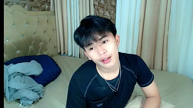 xlovercutietwink online show from February 14, 2026, 5:53 pm