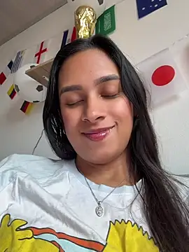 Snapshot of LunaHeat chatting on July 2, 2026, 3:07 pm LunaHeat online show from July 2, 2026, 3:07 pm