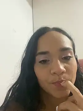 Snapshot of Maria_x_Alejandra chatting on April 2, 2026, 11:57 pm Maria x Alejandra online show from April 2, 2026, 11:57 pm