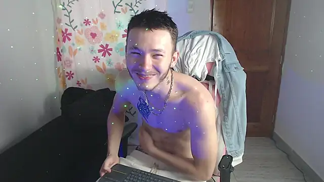 Snapshot of Ariana_Esteban07 chatting on March 5, 2026, 12:01 pm Ariana Esteban07 online show from March 5, 2026, 12:01 pm