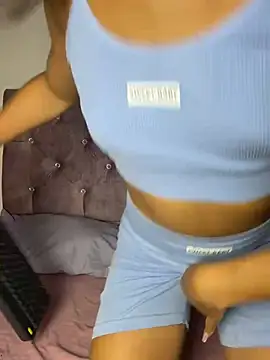 Snapshot of Ruby_Rouge_ chatting on March 20, 2026, 8:03 pm Ruby Rouge online show from March 20, 2026, 8:03 pm