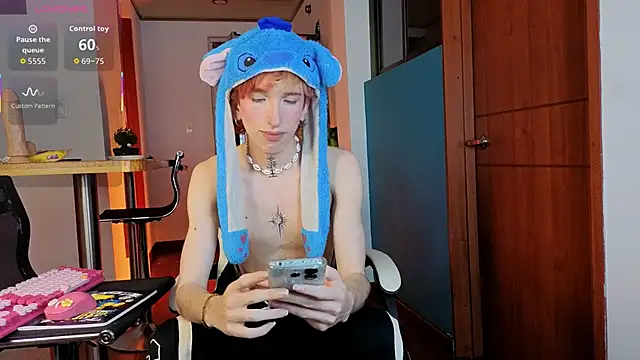 golden twink  online show from February 5, 2026, 5:56 am