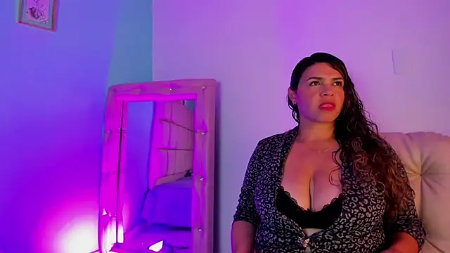 mar coral online show from February 5, 2026, 8:02 pm