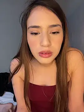 romyamo online show from February 11, 2026, 3:33 am