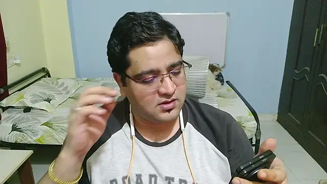 Charmer-Boy online show from January 31, 2026, 7:11 pm