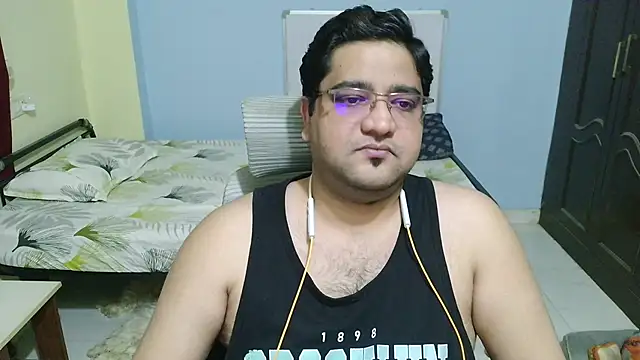 Charmer-Boy online show from February 2, 2026, 6:17 pm