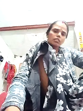 Kajal8070 online show from February 4, 2026, 6:47 pm