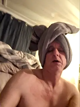 sexy hottie guy online show from February 4, 2026, 7:36 am