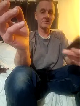 sexy hottie guy online show from April 21, 2026, 2:51 am