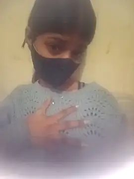 queen gairl online show from February 11, 2026, 2:44 pm