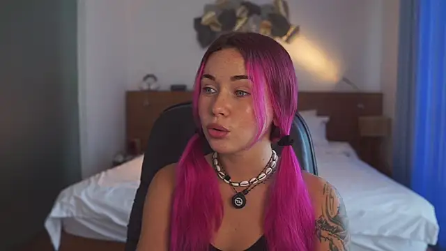 Sarah Pink online show from January 14, 2026, 1:44 am