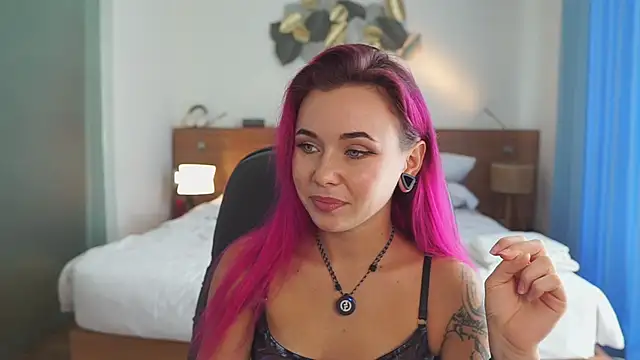 Sarah Pink online show from February 8, 2026, 6:39 am