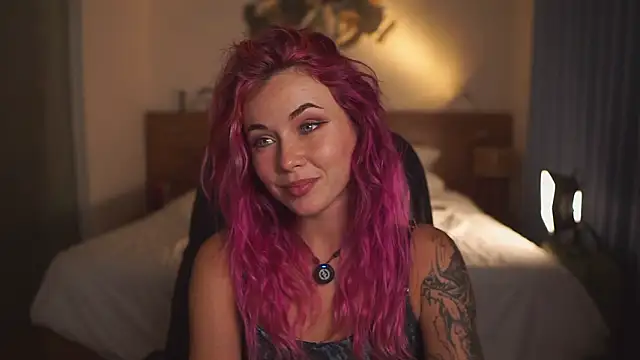 Sarah Pink online show from March 12, 2026, 2:12 pm