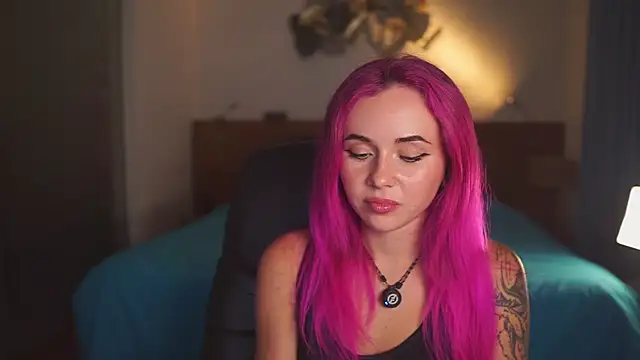 Snapshot of Sarah_Pink chatting on April 15, 2026, 2:46 pm Sarah Pink online show from April 15, 2026, 2:46 pm