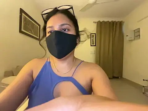 Anna girl22 online show from May 15, 2026, 4:03 pm