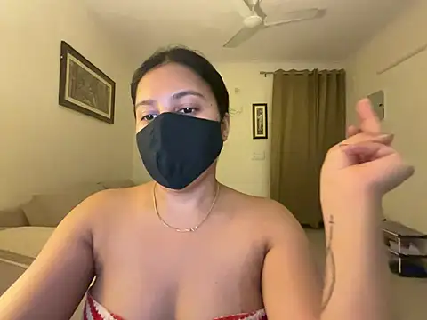 Anna girl22 online show from May 25, 2026, 4:35 pm