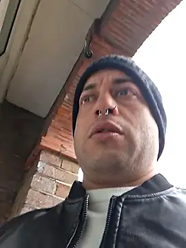 imitalian90 online show from February 2, 2026, 11:42 am