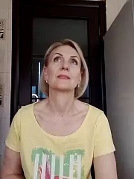 Snapshot of MichelleSolis chatting on June 9, 2026, 5:24 pm MichelleSolis online show from June 9, 2026, 5:24 pm
