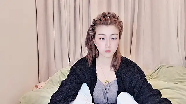 xinxin-baby3 online show from February 5, 2026, 10:42 am