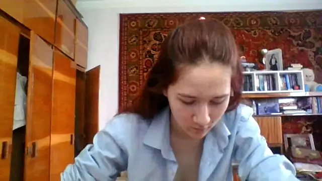 Snapshot of NickiKisinger chatting on April 4, 2026, 5:27 am NickiKisinger online show from April 4, 2026, 5:27 am