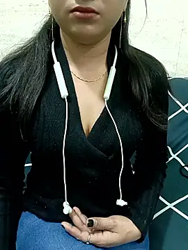 miss lady04 online show from February 2, 2026, 5:50 am