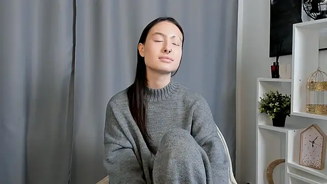 RafaelaKubasik online show from February 4, 2026, 8:20 am